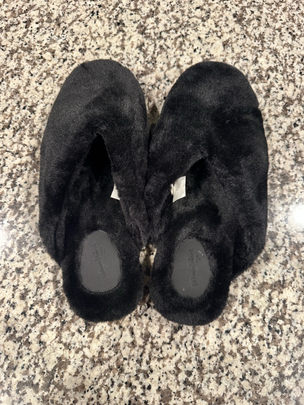 Universal Thread Fuzzy Black Mule Slippers